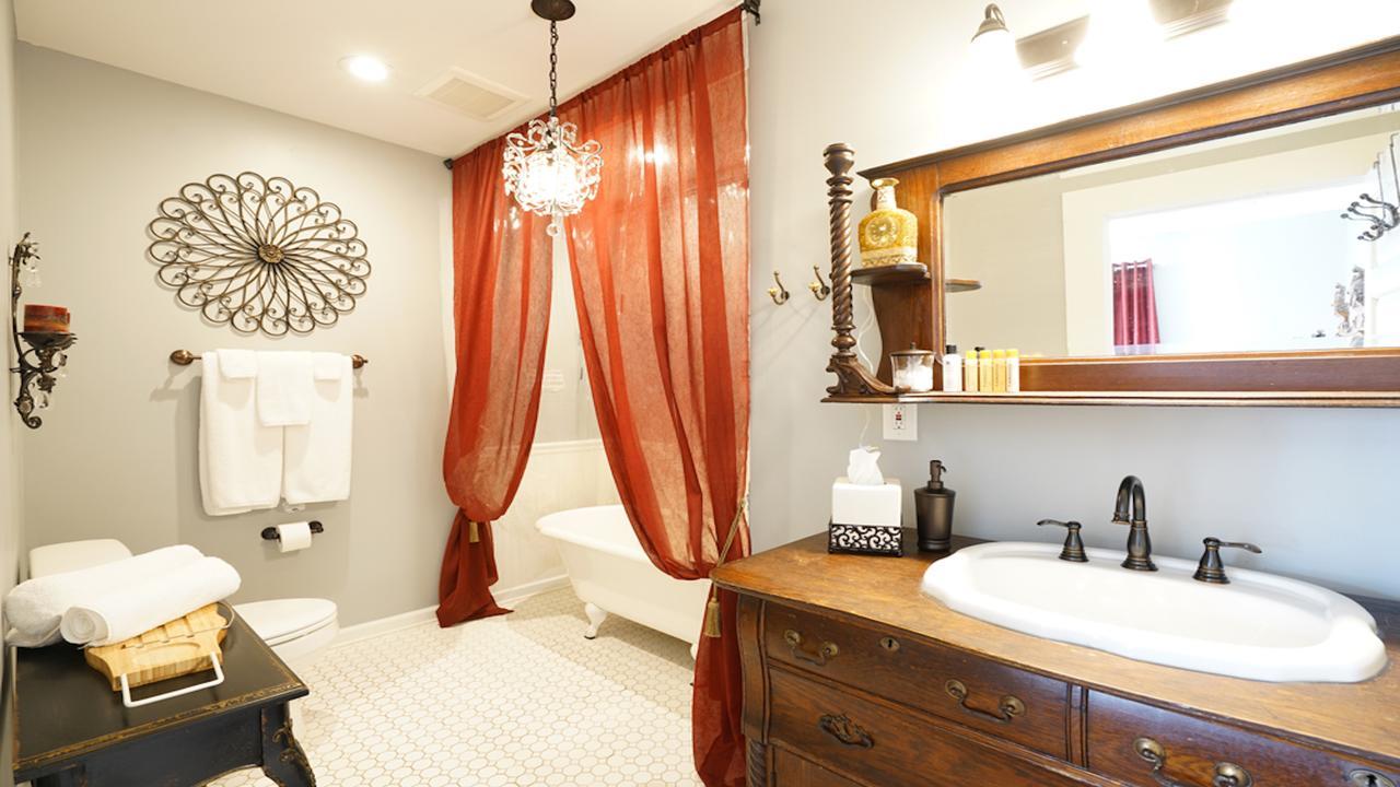 Bama Bed And Breakfast - Chimes Suite Tuscaloosa Esterno foto